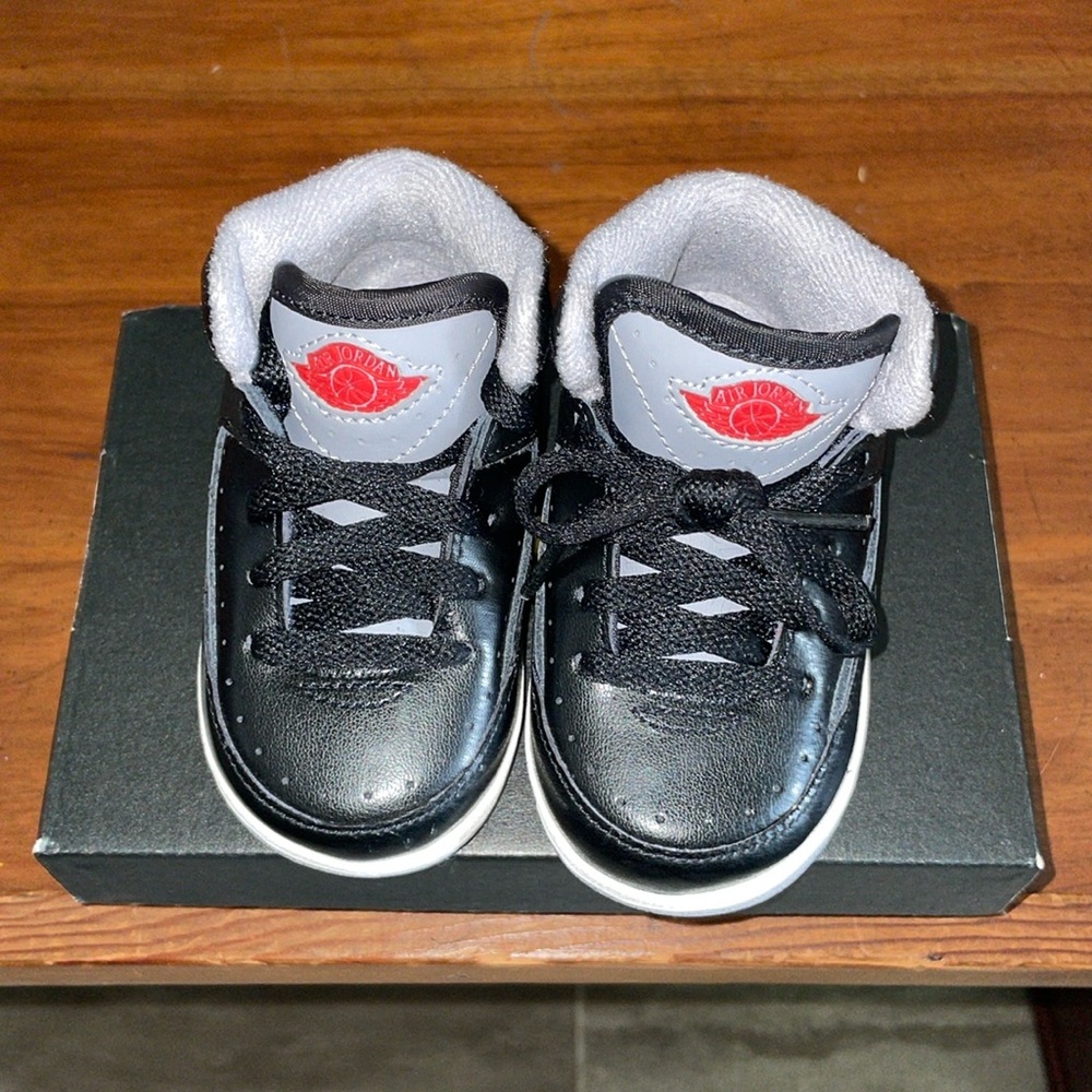 Jordan Retro 2